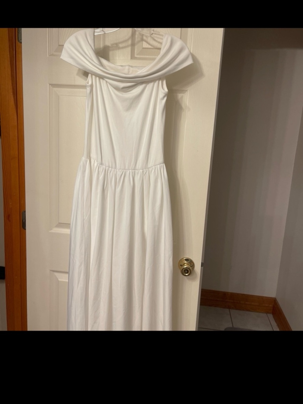 Commense White Off-The-Shoulder Maxi Gown. XL